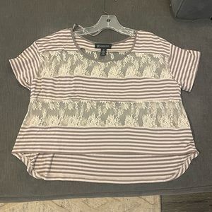 XS INC Brown and Tan lace cropped tshirt